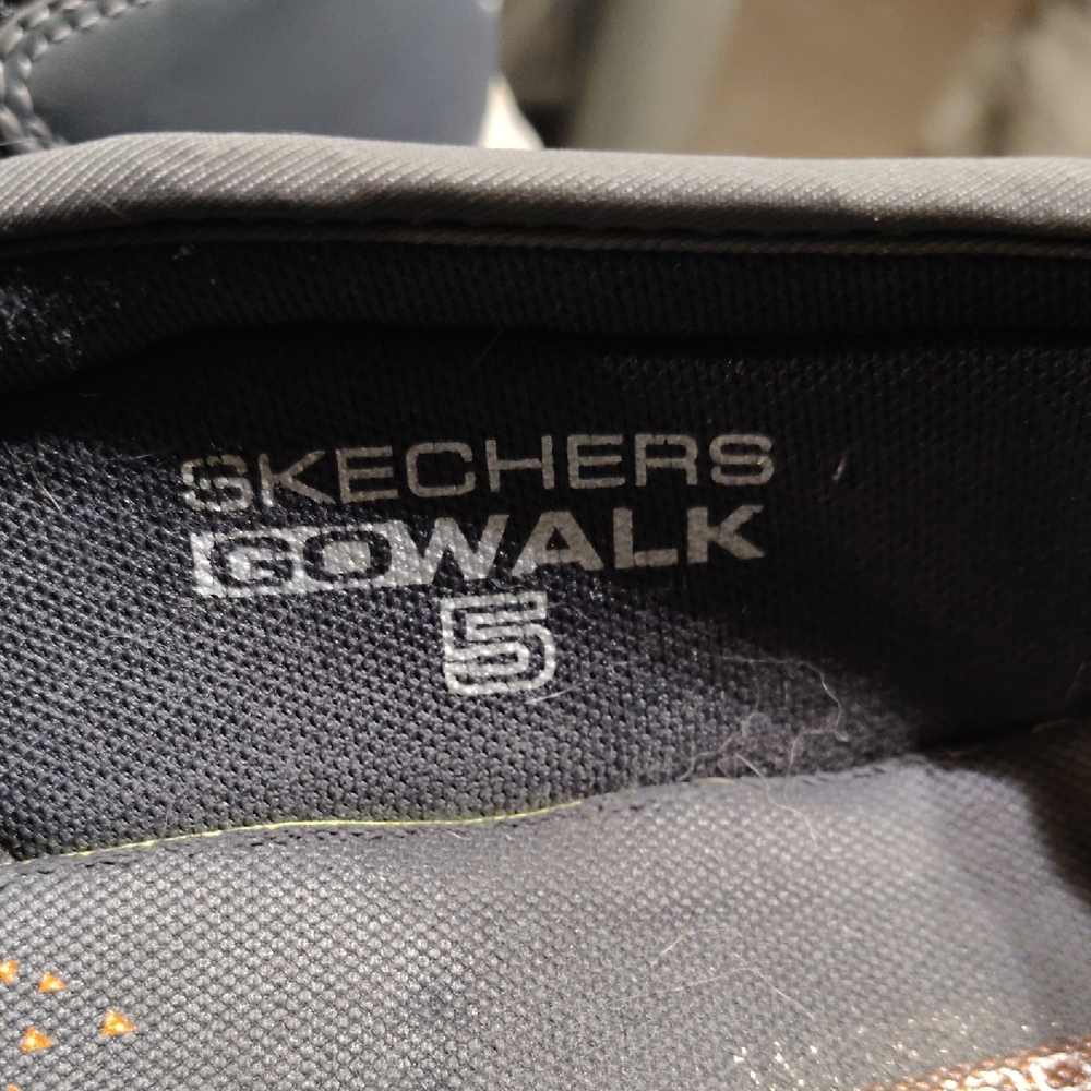 Skechers GOwalk 5 in Dark Gray